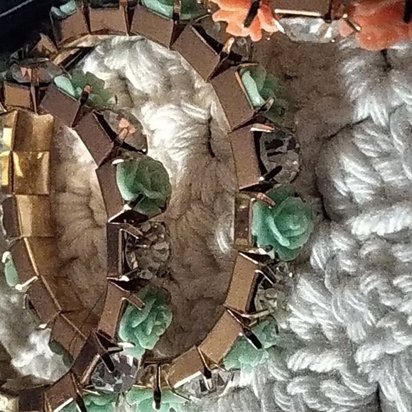 NWT Forever 21 Rose & Rhinestone Elastic Gold Tone Pink & Mint Bracelets Bundle - Picture 3 of 6